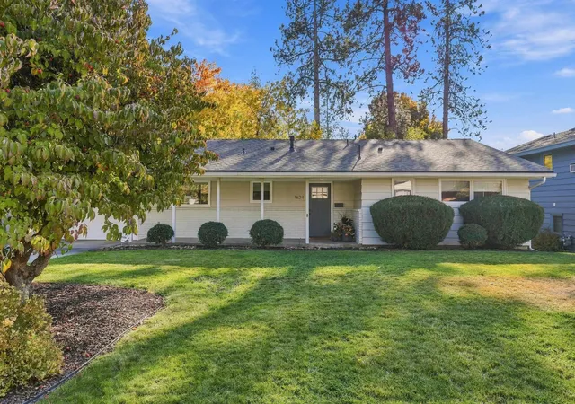 Photo 1 of Single family home for sale at 1624 E 34th Avenue, Spokane, WA 99203 | MLS# 202626158 | Listing updated on 2026-10-26