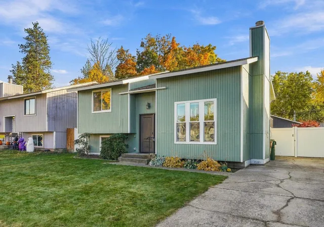 Photo 2 of Single family home for sale at 4218 E 24th Avenue, Spokane, WA 99223 | MLS# 202626169 | Listing updated on 2026-10-24