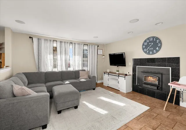 Photo 3 of Single family home for sale at 7819 E Augusta Ave, Spokane Valley, WA 99212 | MLS# 202626185 | Listing updated on 2026-10-24