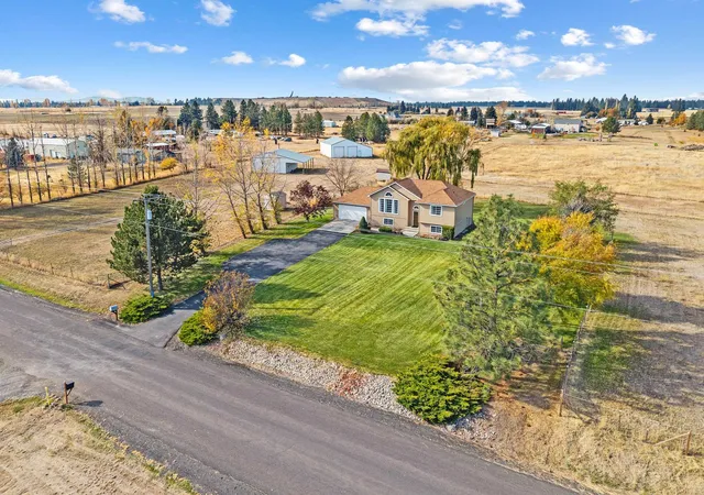 Photo 3 of Single family home for sale at 908 S Fairchild St, Medical Lake, WA 99022 | MLS# 202626187 | Listing updated on 2026-10-24
