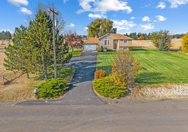 Photo 3 of Single family home for sale at 908 S Fairchild St, Medical Lake, WA 99022 | MLS# 202626187 | Listing updated on 2026-10-24