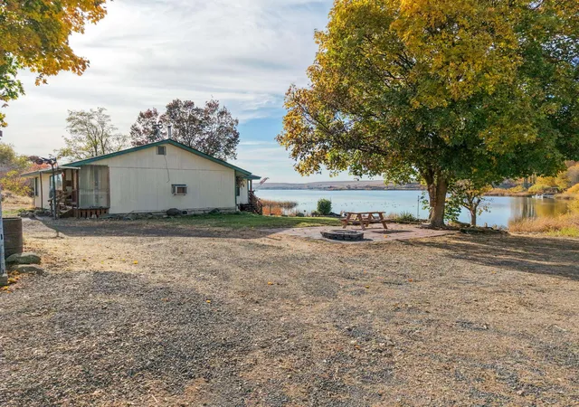 Photo 2 of Single family home for sale at 1873 N Sprague Lake Resort Rd, Sprague, WA 99032 | MLS# 202626191 | Listing updated on 2026-10-26