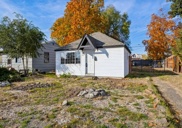 Photo 1 of Single family home for sale at 5127 N Maple St, Spokane, WA 99205 | MLS# 202626192 | Listing updated on 2026-10-24