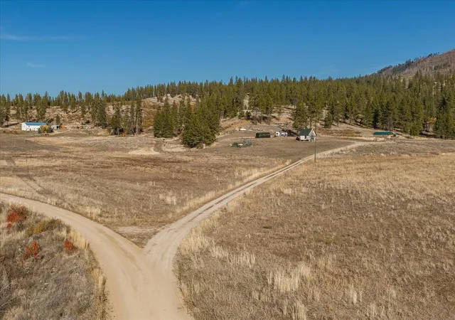 Photo 2 of Land for sale at 6171m Coyote Cyn Rd, Fruitland, WA 99129 | MLS# 202626193 | Listing updated on 2026-10-24