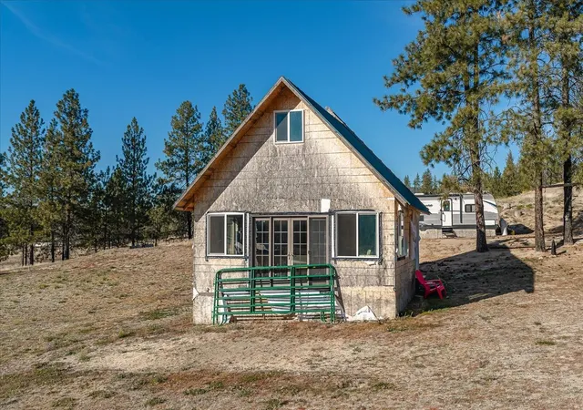 Photo 4 of Land for sale at 6171m Coyote Cyn Rd, Fruitland, WA 99129 | MLS# 202626193 | Listing updated on 2026-10-24