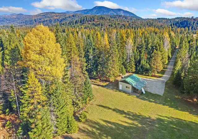 Photo 3 of Single family home for sale at 74 Rocker Box Ln, Metaline Falls, WA 99153 | MLS# 202626200 | Listing updated on 2026-10-24