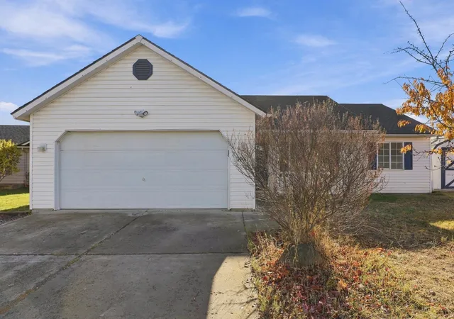 Single family home for sale at 3001 Silverthorn Ln, Cheney, WA 99004 | MLS# 202626214