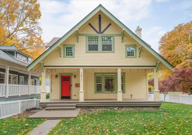 Photo 1 of Single family home for sale at 1637 S Grand Blvd, Spokane, WA 99203 | MLS# 202626217 | Listing updated on 2026-10-25