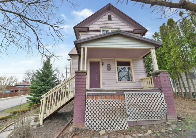 Photo 1 of Single family home for sale at 204 S Crosby St, Tekoa, WA 99033 | MLS# 202626219 | Listing updated on 2026-10-25
