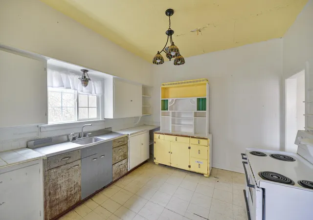 Photo 3 of Single family home for sale at 204 S Crosby St, Tekoa, WA 99033 | MLS# 202626219 | Listing updated on 2026-10-25