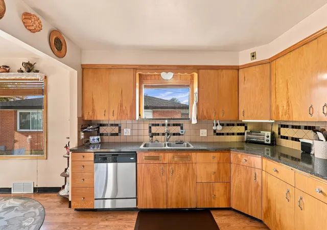Photo 3 of Single family home for sale at 2717 N Lee St, Spokane, WA 99207 | MLS# 202626220 | Listing updated on 2026-10-25
