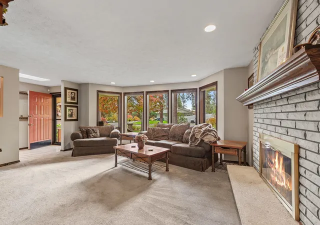 Photo 2 of Single family home for sale at 10815 E 48th Avenue, Spokane Valley, WA 99206 | MLS# 202626241 | Listing updated on 2026-10-26