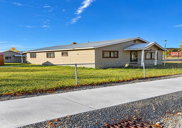 Photo 1 of Single family home for sale at 109 E Blackwell St, Ione, WA 99139 | MLS# 202626246 | Listing updated on 2026-10-26