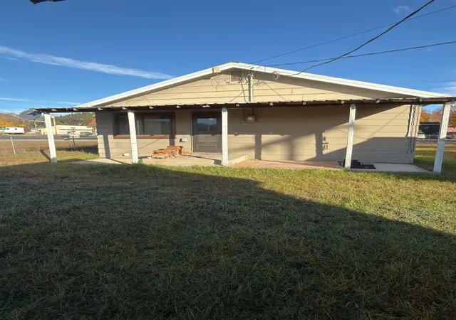 Photo 2 of Single family home for sale at 109 E Blackwell St, Ione, WA 99139 | MLS# 202626246 | Listing updated on 2026-10-26