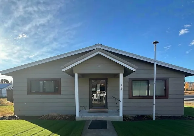 Photo 3 of Single family home for sale at 109 E Blackwell St, Ione, WA 99139 | MLS# 202626246 | Listing updated on 2026-10-26