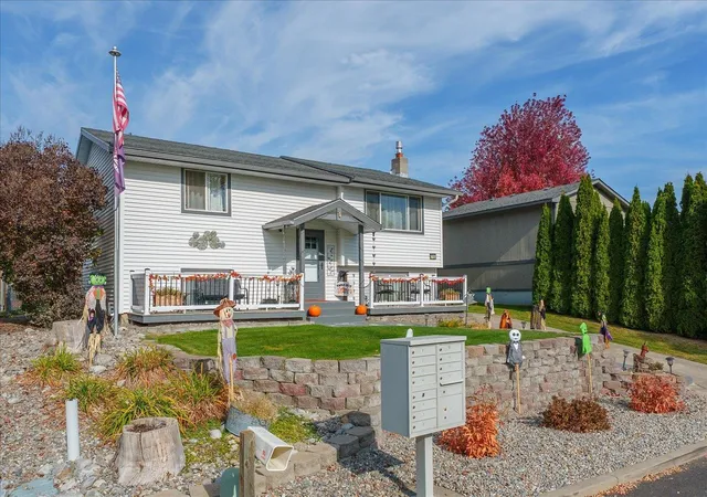 Photo 4 of Single family home for sale at 715 E St Thomas Moore Way, Spokane, WA 99208 | MLS# 202626247 | Listing updated on 2026-10-26