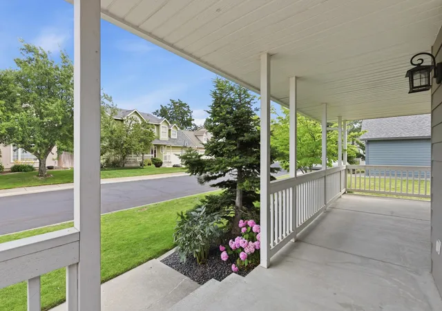 Photo 3 of Single family home for sale at 5210 S Stone Ln, Spokane, WA 99223 | MLS# 202626267 | Listing updated on 2026-10-27