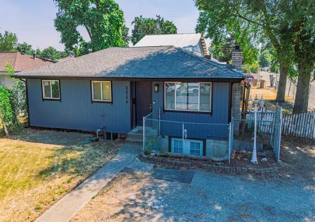 Photo 3 of Single family home for sale at 3004 E Baldwin Ave, Spokane, WA 99207 | MLS# 202626273 | Listing updated on 2026-10-28
