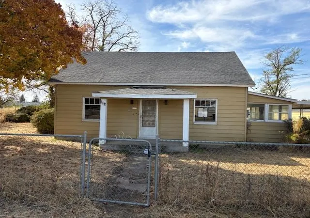 Single family home for sale at 112 S H St, Sprague, WA 99032 | MLS# 202626287