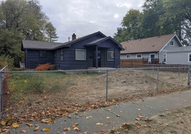Single family home for sale at 3923 W Queen Ave, Spokane, WA 99205 | MLS# 202626300
