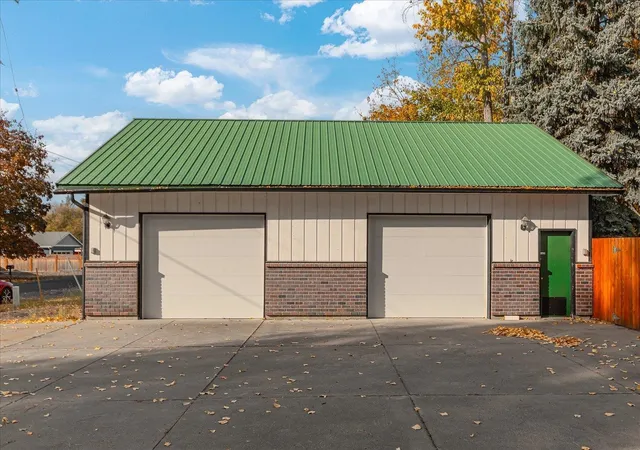 Photo 1 of Single family home for sale at 409 N Colville Rd, Deer Park, WA 99006 | MLS# 202626307 | Listing updated on 2026-10-28