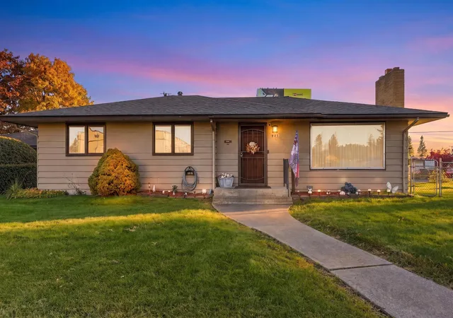 Single family home for sale at 911 W Avon Ave, Spokane, WA 99208 | MLS# 202626308