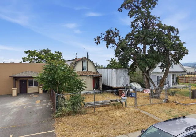 Photo 3 of Single family home for sale at 712 N Hogan St, Spokane, WA 99202 | MLS# 202626310 | Listing updated on 2026-10-28