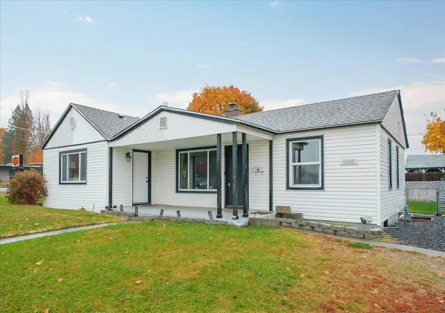 Photo 2 of Single family home for sale at 6222 N Alberta St, Spokane, WA 99205 | MLS# 202626328 | Listing updated on 2026-10-28