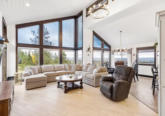 Photo 3 of Single family home for sale at 7202 N Five Mile Rd, Spokane, WA 99208 | MLS# 202626331 | Listing updated on 2026-10-28
