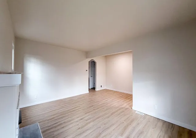 Photo 4 of Single family home for sale at 327 E Garland Ave, Spokane, WA 99207 | MLS# 202626335 | Listing updated on 2026-10-28