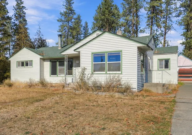 Photo 3 of Single family home for sale at 4214 W Queen Ave, Spokane, WA 99205 | MLS# 202626338 | Listing updated on 2026-10-28