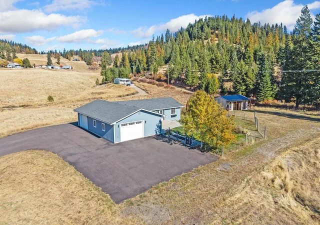 Photo 2 of Single family home for sale at 142 Rosema Rd, Newport, WA 99156 | MLS# 202626343 | Listing updated on 2026-10-29