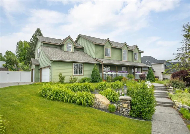 Photo 1 of Single family home for sale at 17201 E Galaxy Ln, Greenacres, WA 99016 | MLS# 202626348 | Listing updated on 2026-10-29