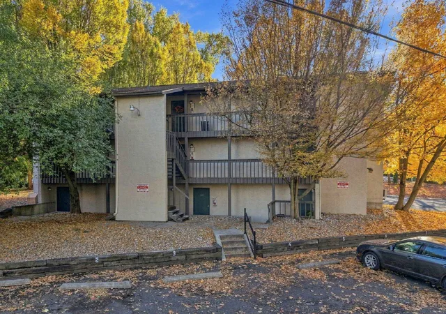 Multi family home for sale at 1015 S Walnut Pl, Spokane, WA 99204 | MLS# 202626368