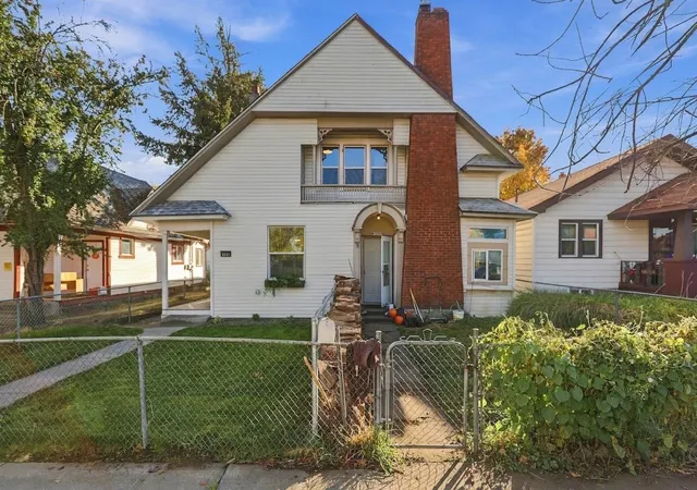 Photo 1 of Single family home for sale at 2219 2223 W Gardner Ave, Spokane, WA 99201 | MLS# 202626383 | Listing updated on 2026-10-29