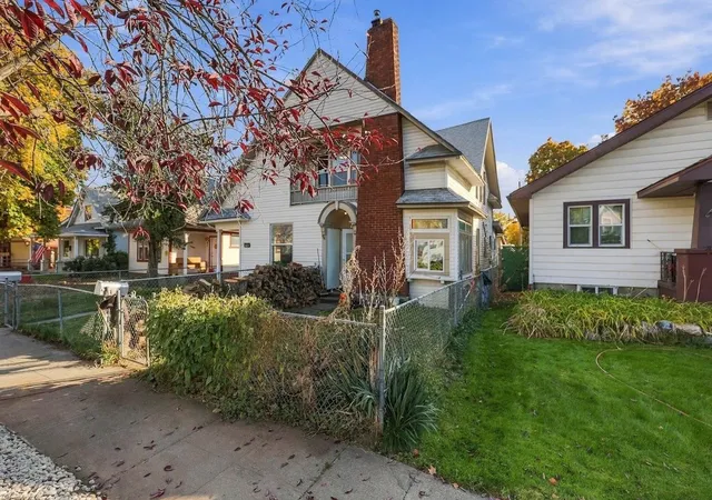 Photo 2 of Single family home for sale at 2219-2223 W Gardner Ave, Spokane, WA 99201 | MLS# 202626383 | Listing updated on 2026-10-29