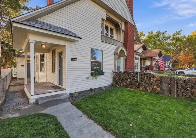 Photo 4 of Single family home for sale at 2219-2223 W Gardner Ave, Spokane, WA 99201 | MLS# 202626383 | Listing updated on 2026-10-29