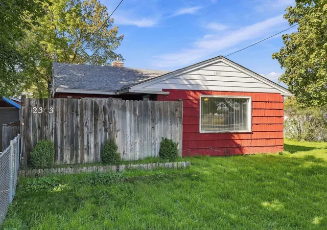Photo 1 of Single family home for sale at 2303 N Vista Rd, Spokane Valley, WA 99212 | MLS# 202626386 | Listing updated on 2026-10-29