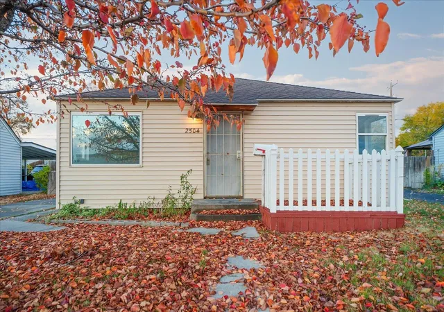Photo 1 of Single family home for sale at 2504 W Wellesley Ave, Spokane, WA 99205 | MLS# 202626387 | Listing updated on 2026-10-29