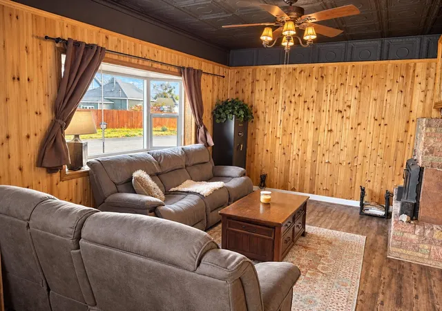 Photo 1 of Single family home for sale at 1403 W Shannon Ave, Spokane, WA 99205 | MLS# 202626408 | Listing updated on 2026-10-29