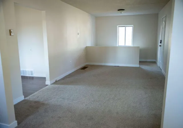 Photo 3 of Single family home for sale at 528 E Crown Ave, Spokane, WA 99207 | MLS# 202626440 | Listing updated on 2026-10-30