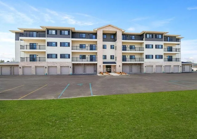 2nd image of 2034 W 75th Pl #21, Merrillville, IN 46410 | MLS# 12038000