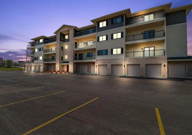 5th image of 2034 W 75Th Pl #22, Merrillville, IN 46410 | MLS# 12038082