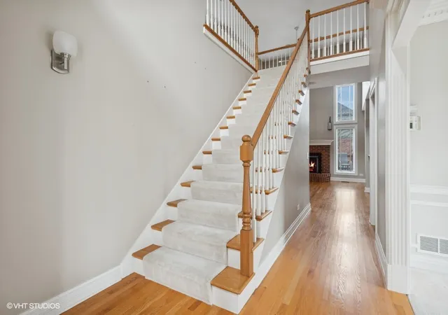Photo 2 of Townhouse for sale at 880 Pinegrove Ct, Wheaton, IL 60187 | MLS# 12079556 | Listing updated on 2024-12-06