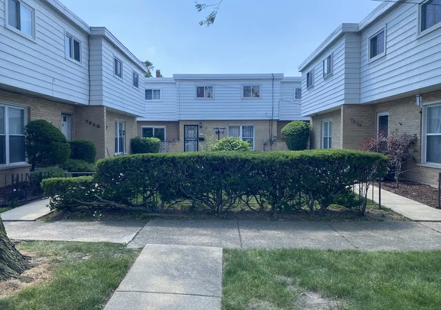 3rd image of 7530 Rockford Ct, Forest Park, IL 60130 | MLS# 12111391