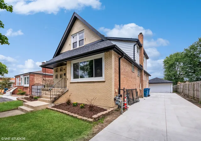 Photo 2 of Single family home for sale at 3708 W 120th Place, Alsip, IL 60803 | MLS# 12112564 | Listing updated on 2024-12-09