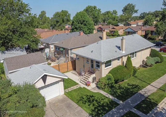 Photo 2 of Single family home for sale at 2625 W 94th Street, Evergreen Park, IL 60805 | MLS# 12113825 | Listing updated on 2024-12-10