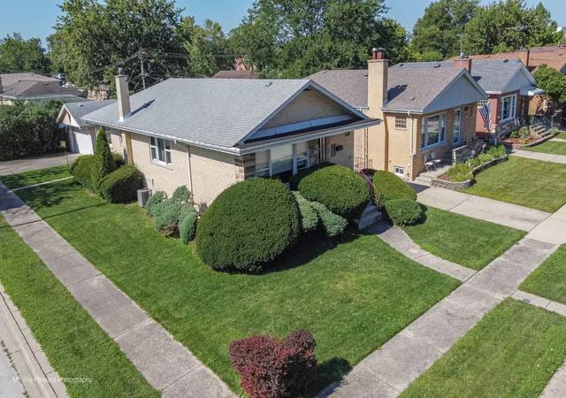 Photo 3 of Single family home for sale at 2625 W 94th Street, Evergreen Park, IL 60805 | MLS# 12113825 | Listing updated on 2024-12-10