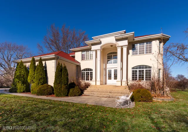 Photo 1 of Single family home for sale at 2113 Elgin Rd, Barrington, IL 60010 | MLS# 12118964 | Listing updated on 2024-12-09