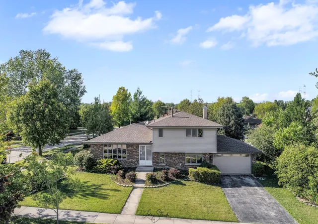 Photo 1 of Single family home for sale at 9322 W 140th Street, Orland Park, IL 60462 | MLS# 12119027 | Listing updated on 2024-12-06